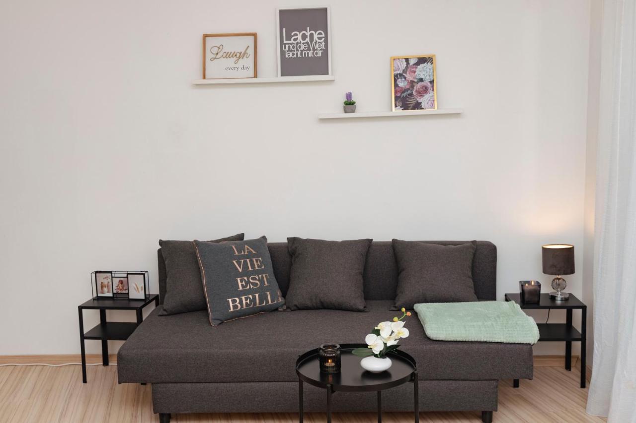 Beautiful 2-Bedroom Apartment Near Schoenbrunn Vienna Exterior photo